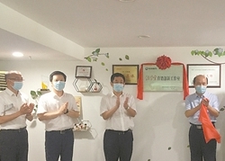 大力弘揚勞模精神、勞動(dòng)精神、工匠精神